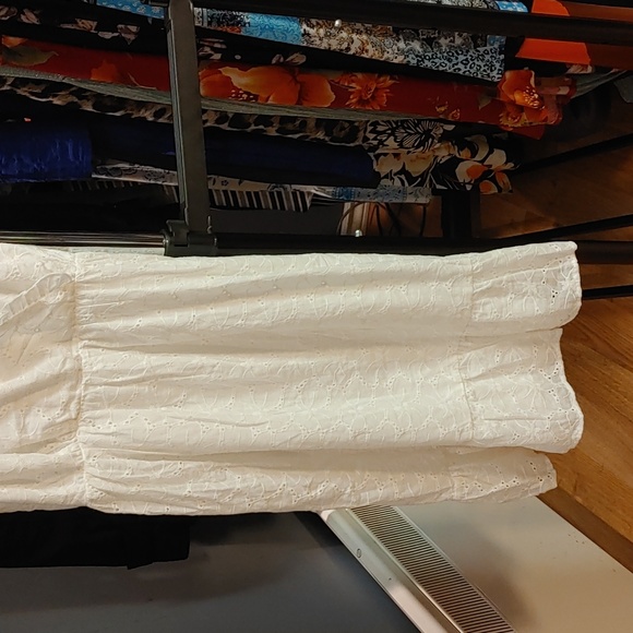 New Soft cotton A-line dress featuring a plunging v-neckline. - Picture 7 of 9